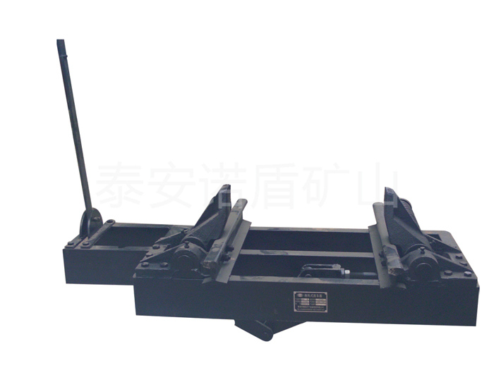 手動抱軌式阻車器 