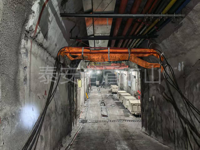 無軌膠輪車失速報警裝置